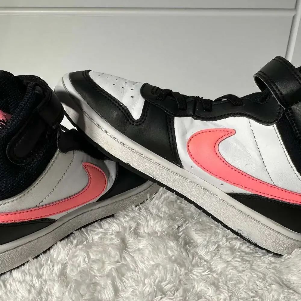 Nike Court Borough Black/White/Pink (2.5Y) Great Condition